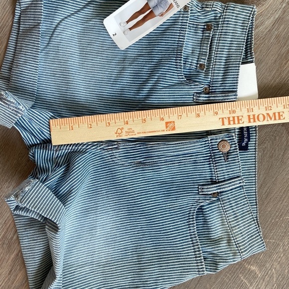 Calvin Klein Railroad Stripes Rolled Cuff Denim Shorts Size 2 NWT - Picture 7 of 13